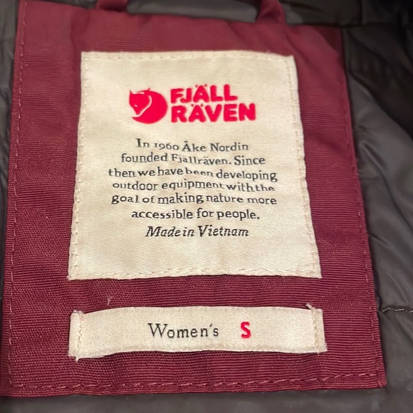 FJALLRAVEN • Kiruna Padded Parka • Burgundy/Maroon Color • Size S - Picture 6 of 16